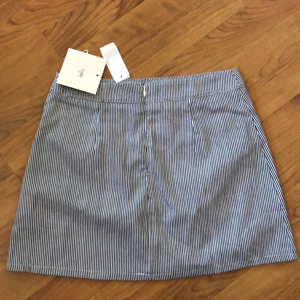 Seek skirt - Picture 2 of 2